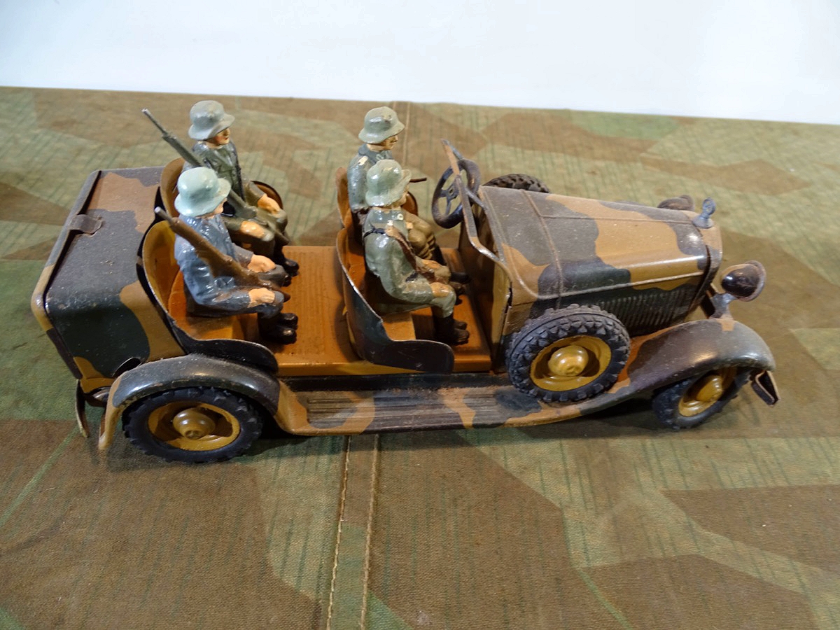 TCO TIPPCO Geländewagen Mercedes, Tarnfarben  mit 4 Soldaten