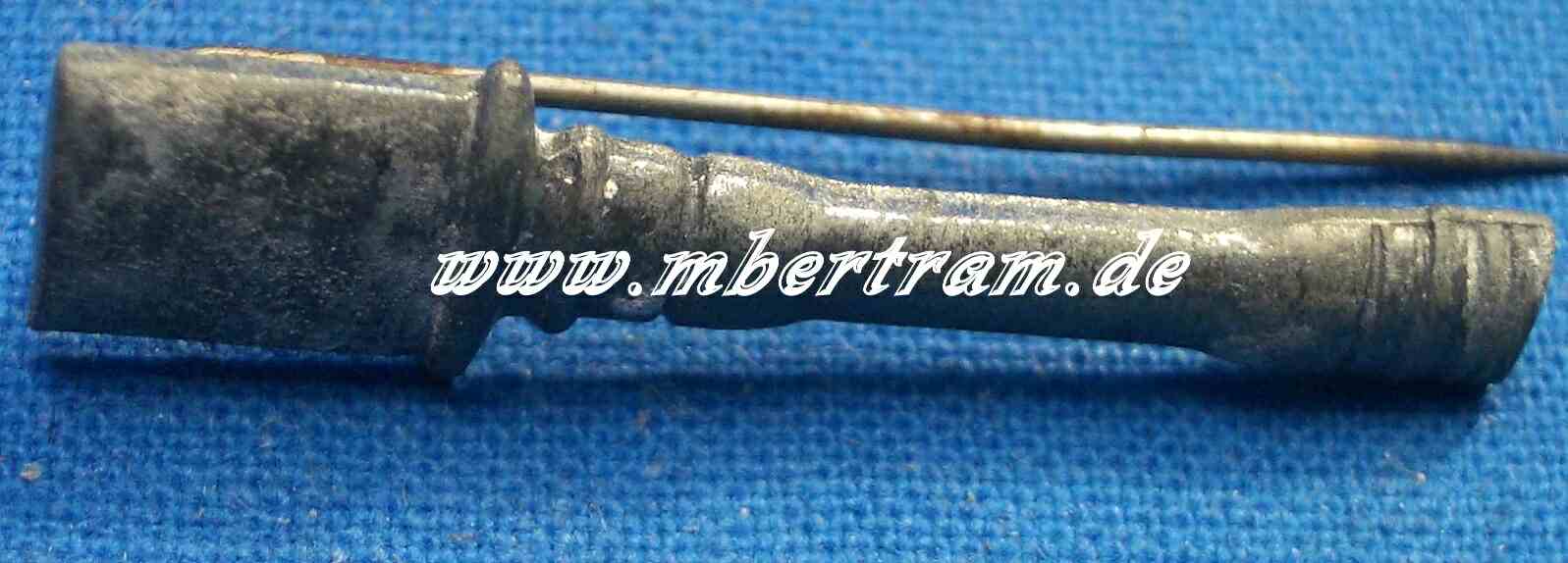 WHW Anstecker Stielhandgranate, Alu, November 1940