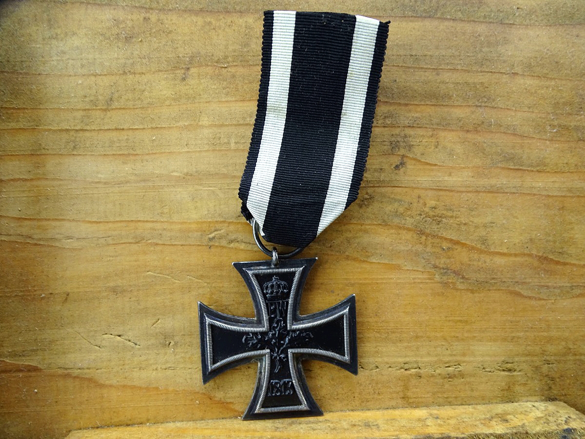 Eisernes Kreuz 2. Klasse 1914, Hst.: WILM an Bandabschnitt