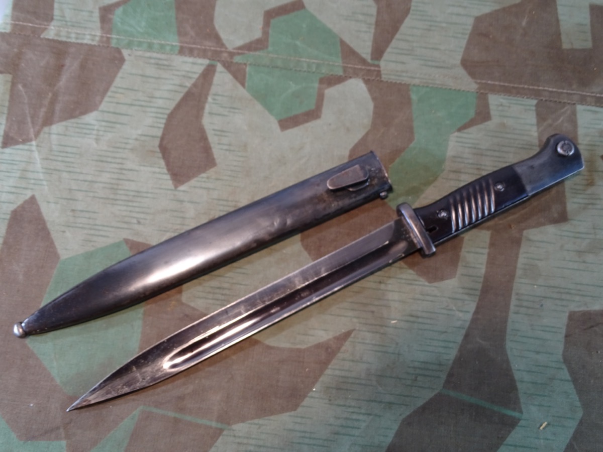 Wehrmacht Seitengewehr 98/84 , Hst.: i 41 ( Elite Diamant ),  Bakelit Griffschalen, Nummerngleich, gut erhalten.  Wehrmacht Seitengewehr 98/84 , Hst.: i 41 ( Elite Diamant ),  Bakelit Griffschalen, Nummerngleich, gut erhalten.