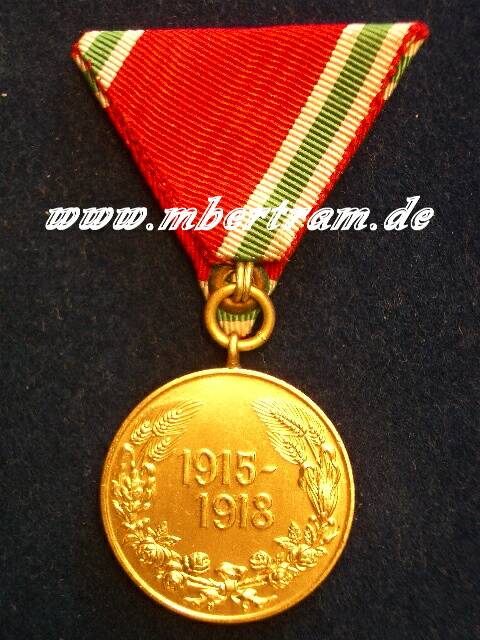 Bulgarische Verdienstmünze 1915-18, vergoldet, Band