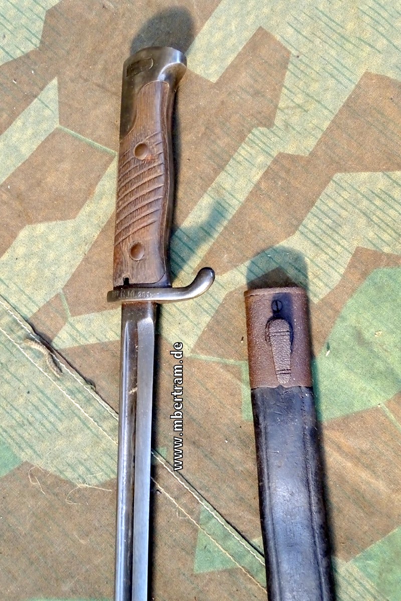 Infanterie Seitengewehr M 98 Lang n.A., Truppenstempel, Leder Scheide, nrgl.