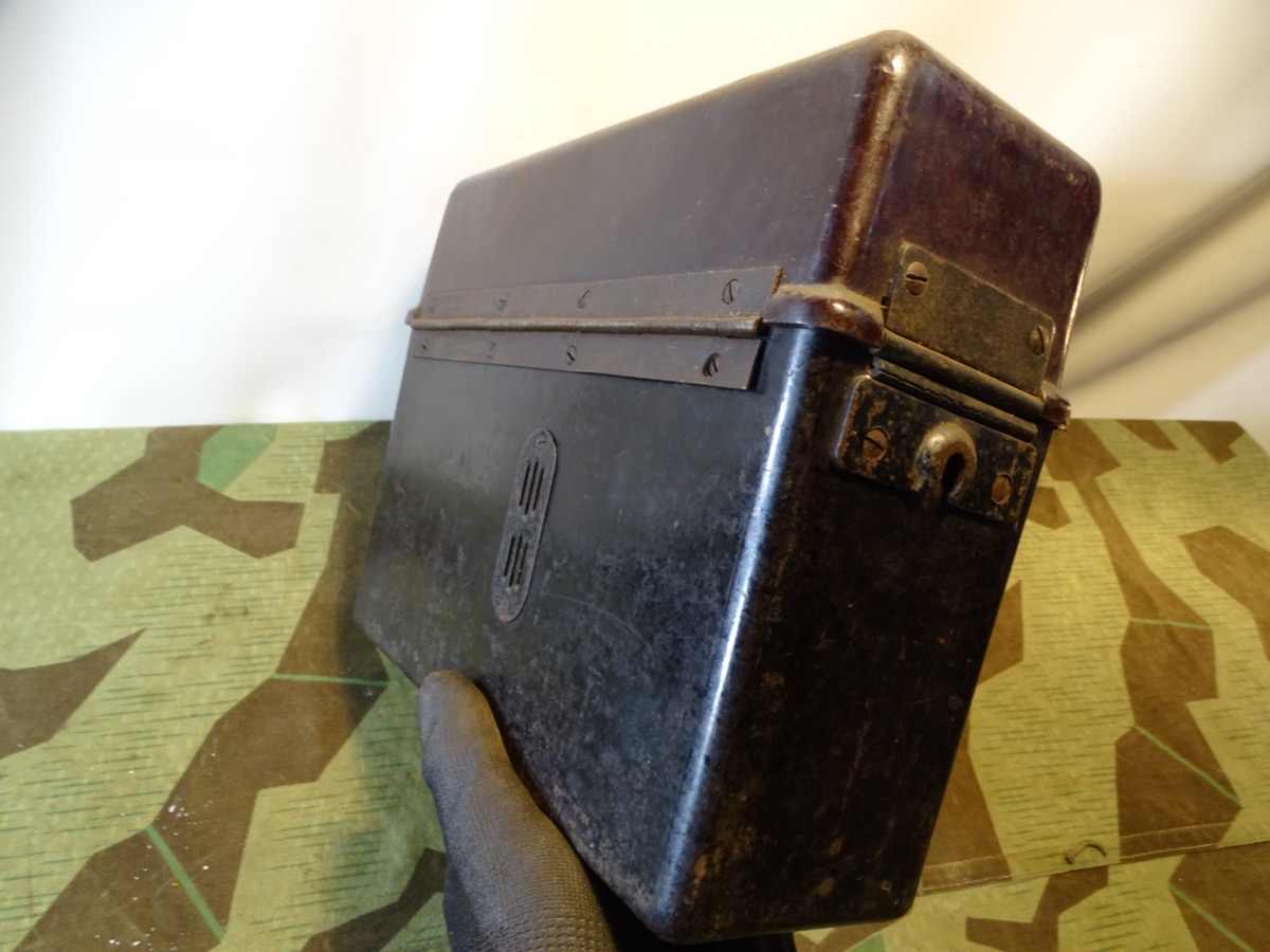 Feldtelefon der Wehrmacht, alle großen Bauteile Jahresgleich von 1944 Feldtelefon der Wehrmacht, alle großen Bauteile Jahresgleich von 1944