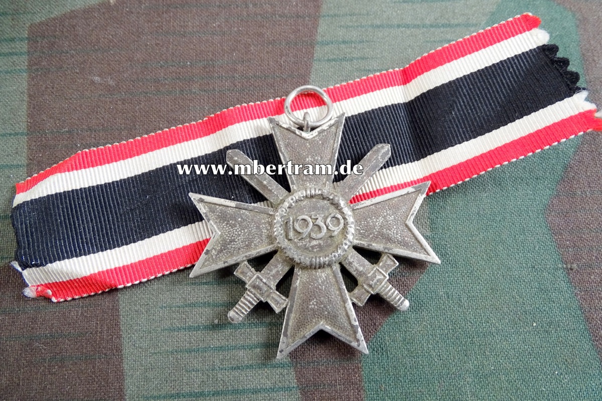 KRIEGSVERDIENSTKREUZ 2. KL. 1939 MIT SCHWERTERN AM BAND, Hst: "56"