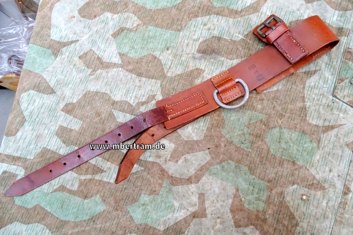 Wehrmacht Kavallerie Sielengeschirr 25 Rückenriemen Hst.:  reo 45, WaA