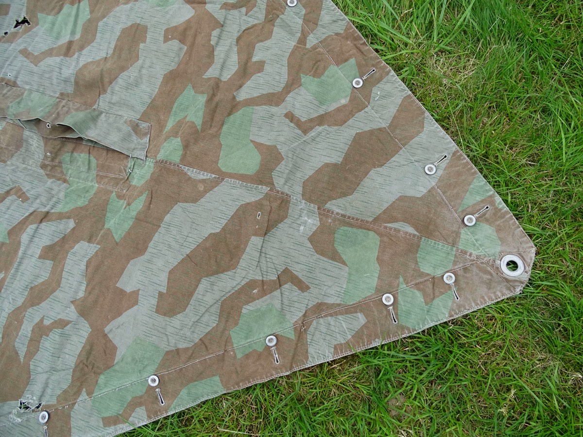 Dreieckszeltbahn Wehrmacht, farbfrisches Tarnmuster, 1939, 2 Riemen (5) Dreieckszeltbahn Wehrmacht, farbfrisches Tarnmuster, 1939, 2 Riemen (5)