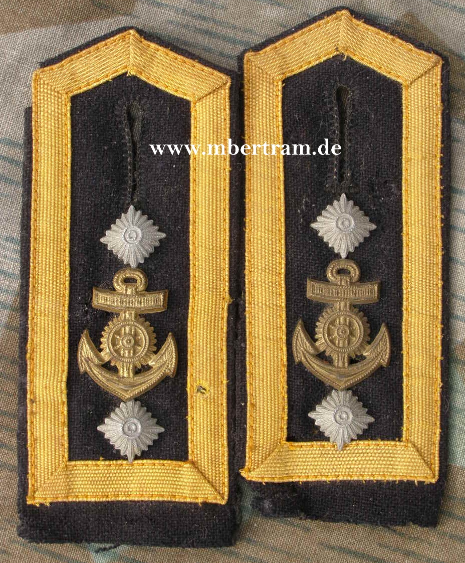 9126-1 Paar Schulterklappen für einen Obermaschinist