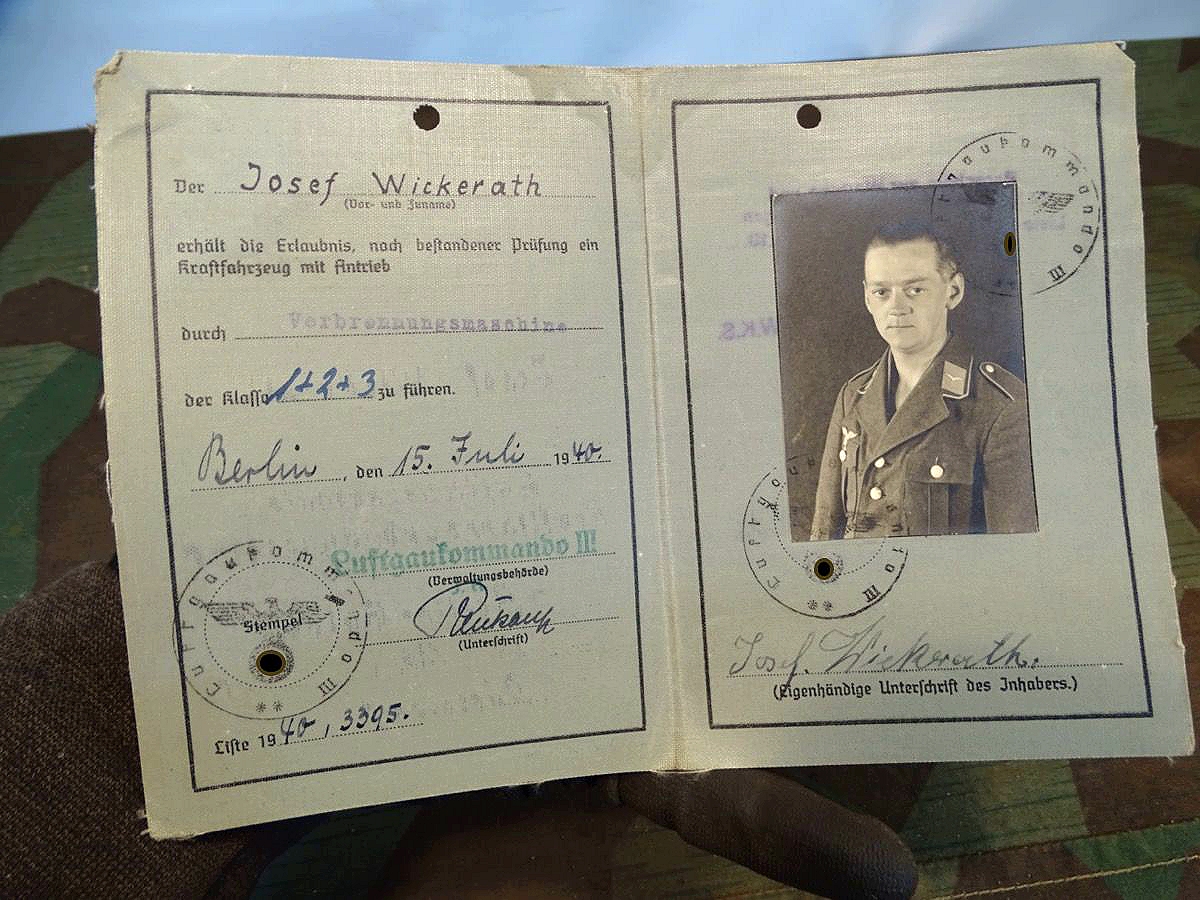 Luftwaffen Führerschein Kettenkrad, J. Wickerath aus Düsseldorf, Luftkriegsschule Berlin. 