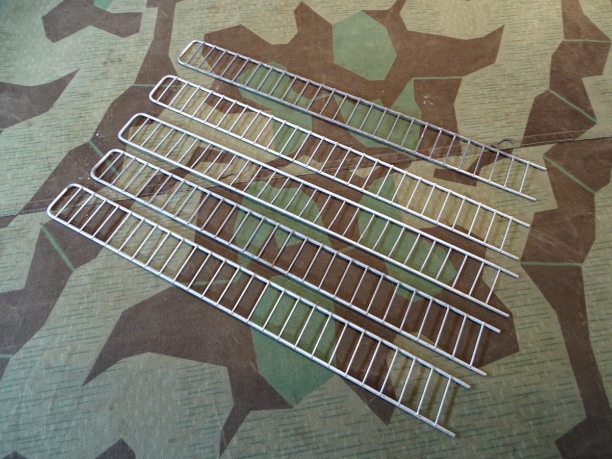 Sanitätszubehör Wehrmacht 5 Metallgitter Schienen