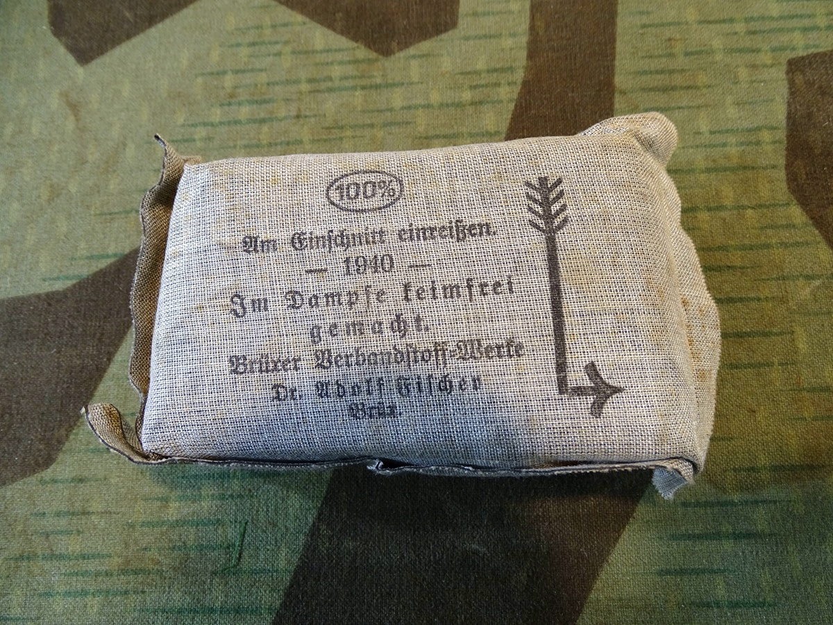 Großes Wehrmachts Verbandpäckchen, 1940, Brüxer Verbandstoff Werke