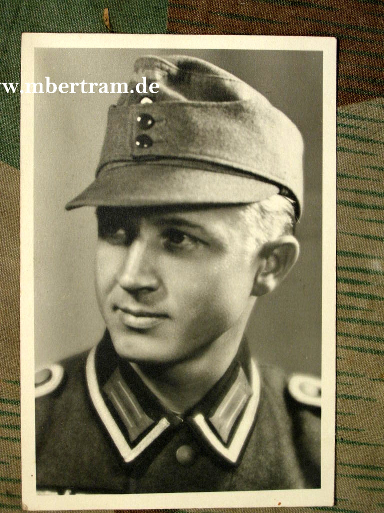Portraitfoto, Unteroffizier Heer mit Feldmütze um 1943