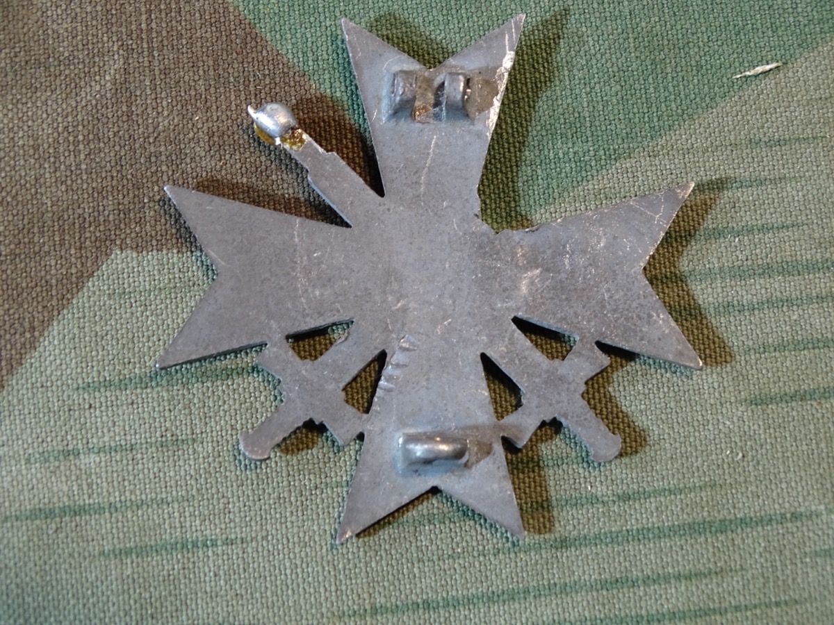 Kriegsverdienstkreuz 1. Klasse 1939, Zink, entnazifiziert, beschliffen ohne Nadel.  