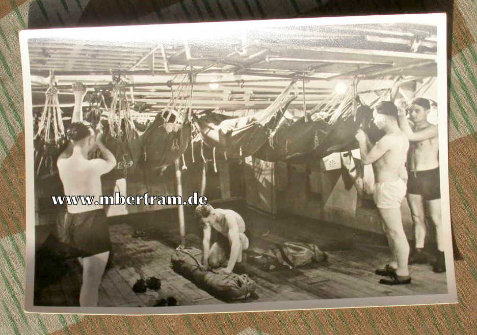 KM Propagandapostkarte - "Klar bei Hängematten."