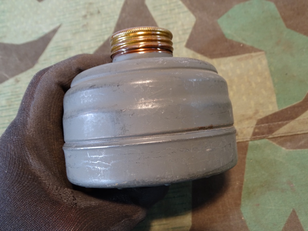 Unbenutzter Filter FE 41 Wehrmacht mit Stempeln und beiden Kappen Hst. : crt 44. 