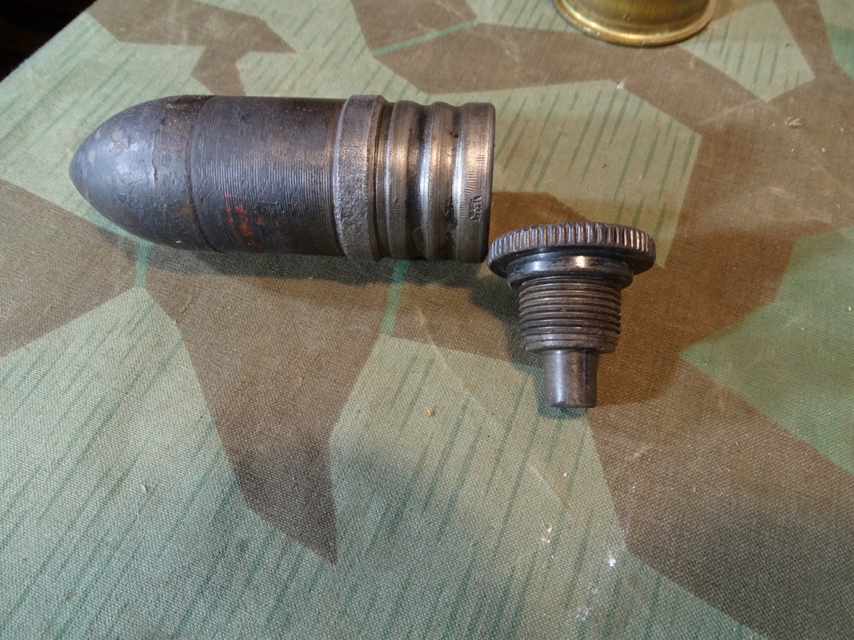 Bakelit Zünderersatzstück f. Bodenzünder 3,7 cm Pz. Granaten M 22 x 1,5 Z, mit Zylinder f. Sprengkapselloch