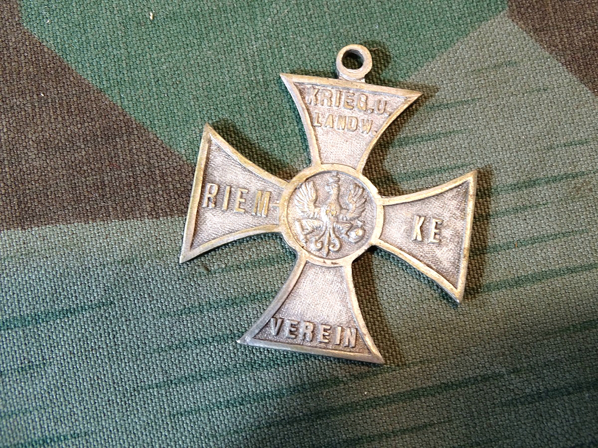 Tragbares Kreuz des Krieger und Landwehr Vereins Riemke ( Bochum ) 