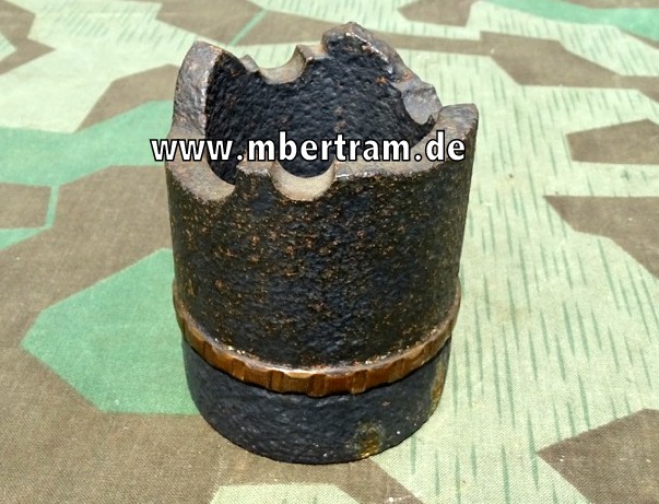 Aschenbecher aus einer 7,5cm Granate 1. Weltkrieg, Kupferring