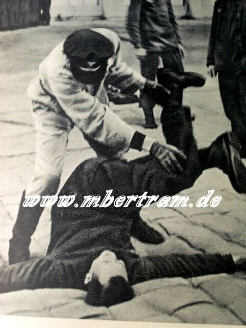 Beltzig, E. K., Soldaten fallen v. Himmel, 1940, 112 S. 96 Abb.