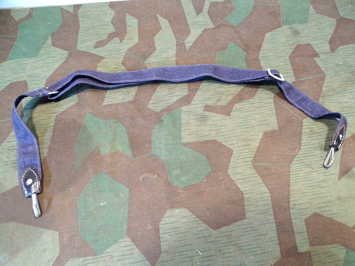Luftwaffe, blaugrauer Riemen für Brotbeutel  Luftwaffe, blaugrauer Riemen für Brotbeutel