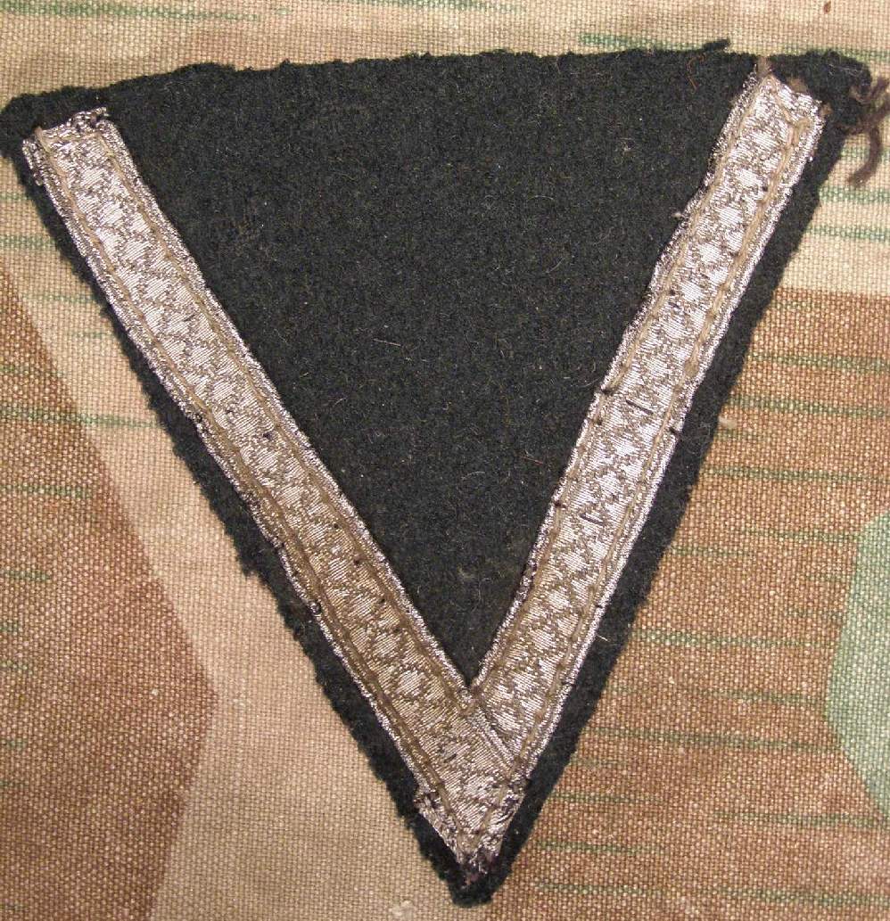 Ärmelwinkel Wehrmacht Obergefreiter, dunkelgrüner Stoff