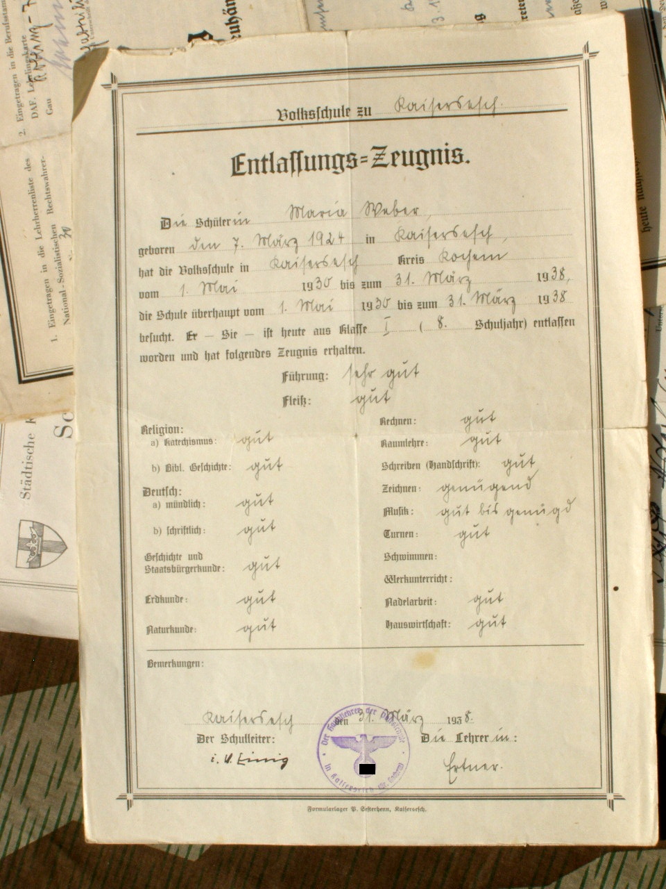 11382-13 Gehilfenbrief Wirtschafts-Treuhänderbüros 1943, Papiere....