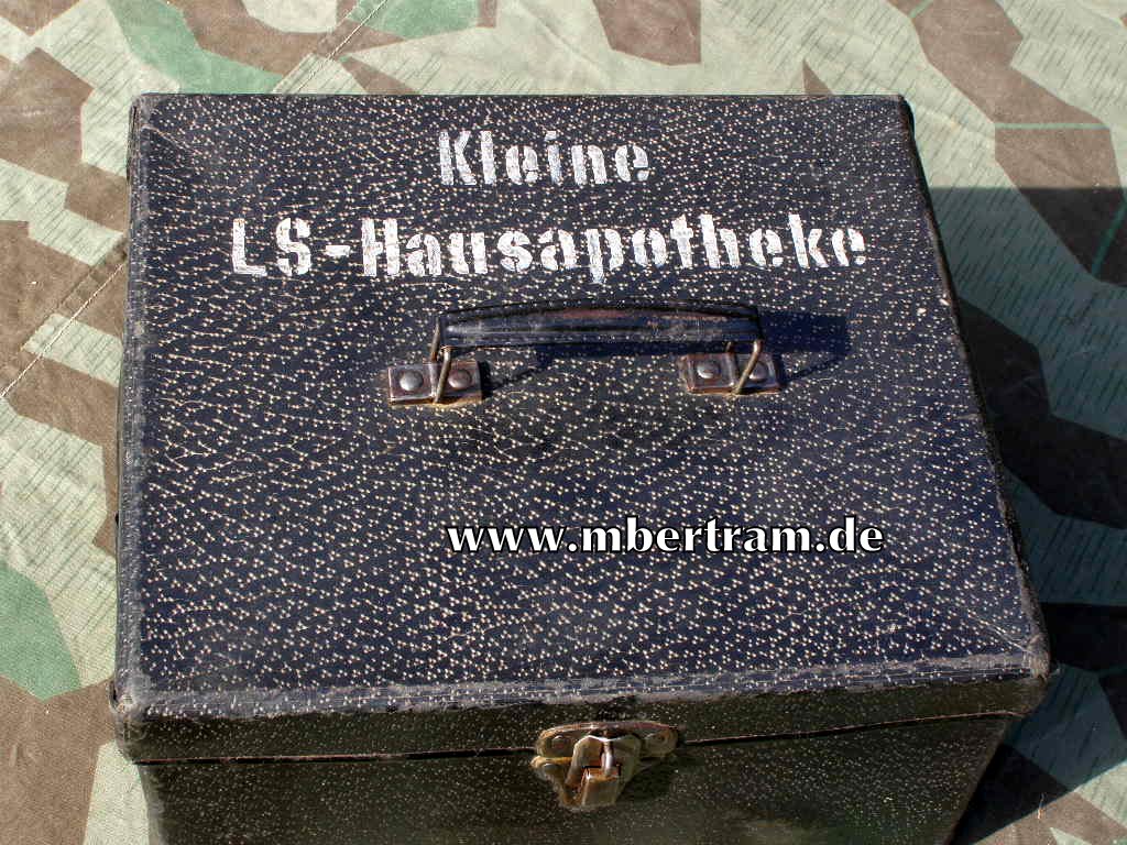 13480-15 Kleine Luftschutz Hausapotheke, Bestückung fast komplett erhalten !