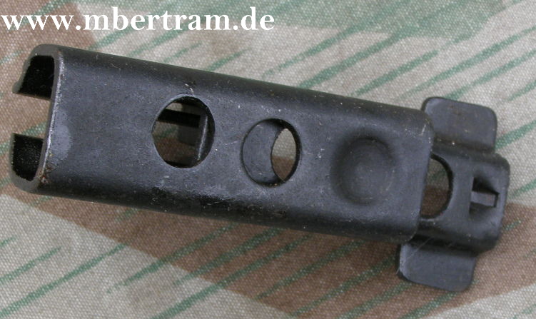 10332-26 WH MG 42 Zubehörtasche, 1944/45 Ersatzstoff, gefüllt