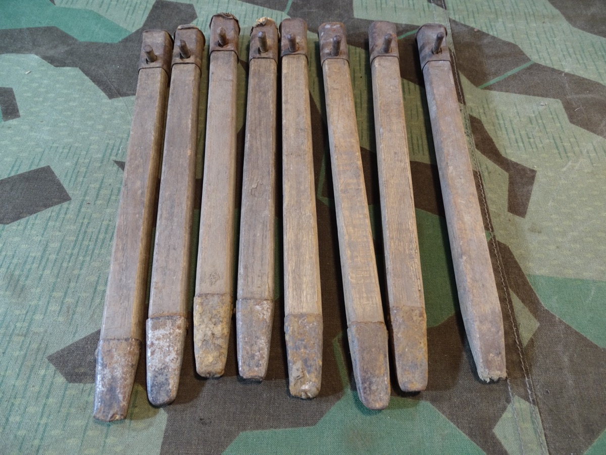 8 Wehrmachts Holz Zeltheringe 