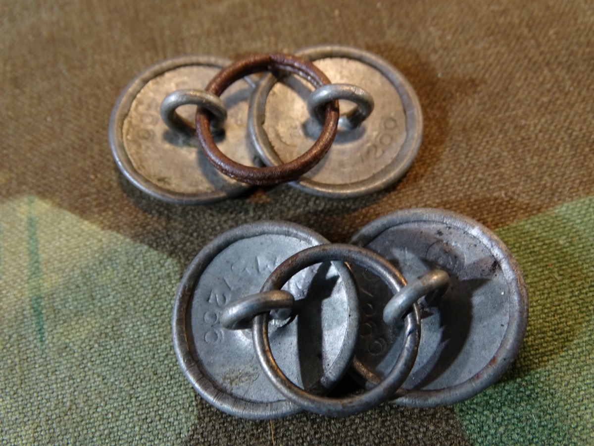 4 silberne 19,5 mm Uniformknöpfe mit Ring für NS Parteigruppierungen, / SA , glatte Oberfläche, verschiedene Hersteller