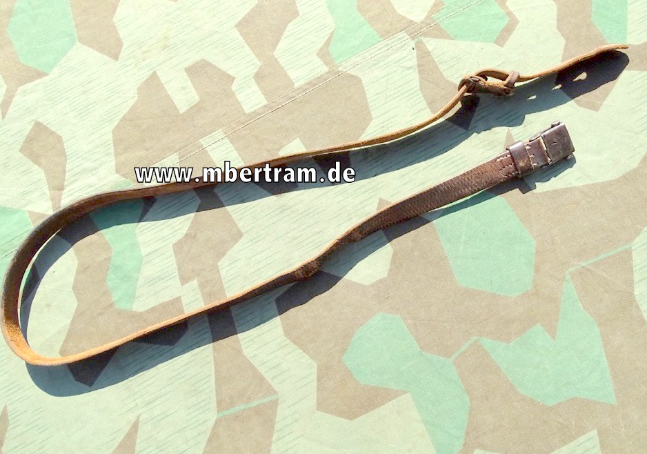 Luftwaffe oder Kriegsmarine, K 98 Riemen, hellbraunes Leder, mit Riffelung, WaA und 1941