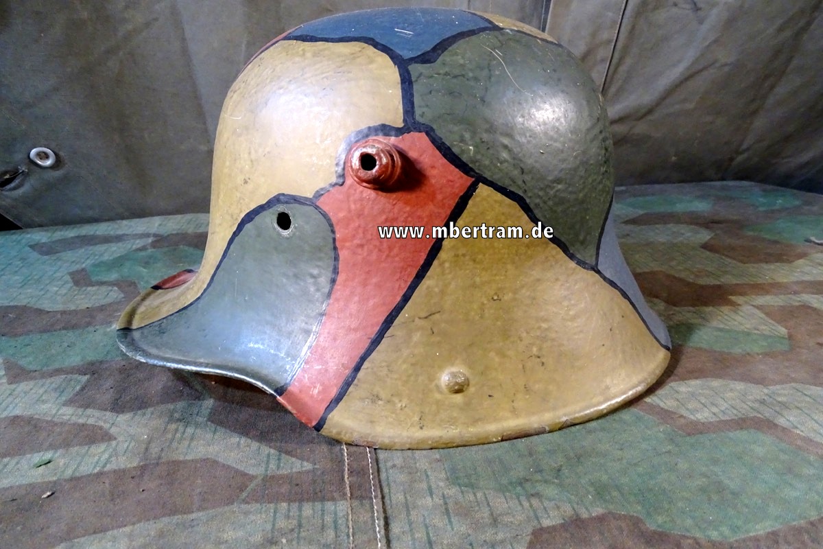 Stahlhelm 1. Weltkrieg M 17, restaurierte Helmglocke, mimikri Tarnung