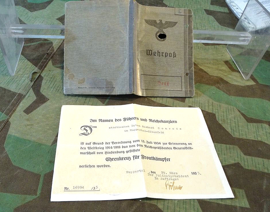 Wehrpass Heer und Urkunde für Ehrenkreuz für Frontkämpfer 1935 Wuppertal, 1. Weltkrieg Ostfront