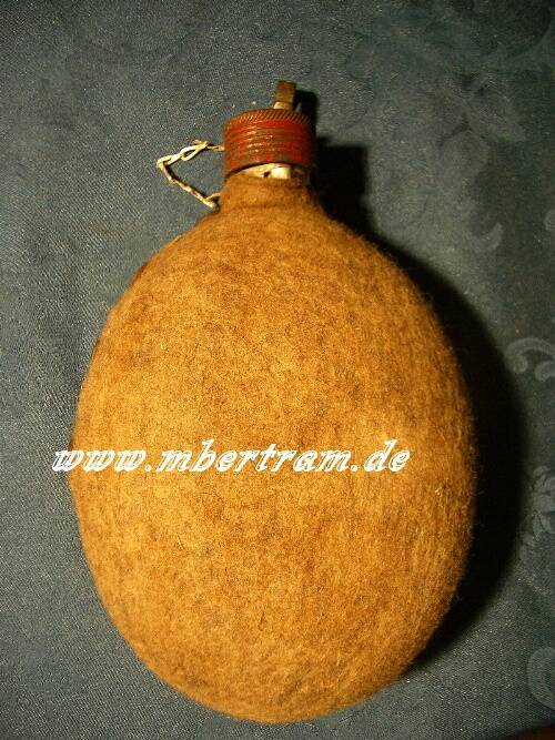 Deutsche Feldflasche 1. WK. Alu, Schraubkappe, Filzbezug