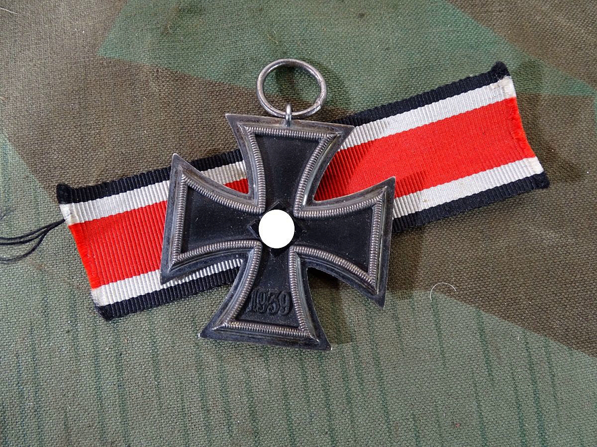Eisernes Kreuz 2. Klasse 1939 mit Band, unmarkiertes Steinauer & Lück, Lüdenscheid,  schöne Erhaltung