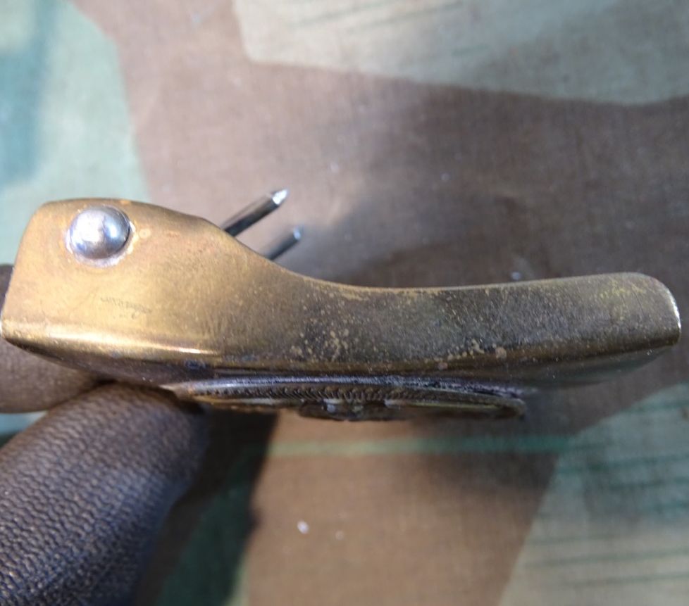 Messing SA Koppelschloss mit auf der Spitze stehendem HK