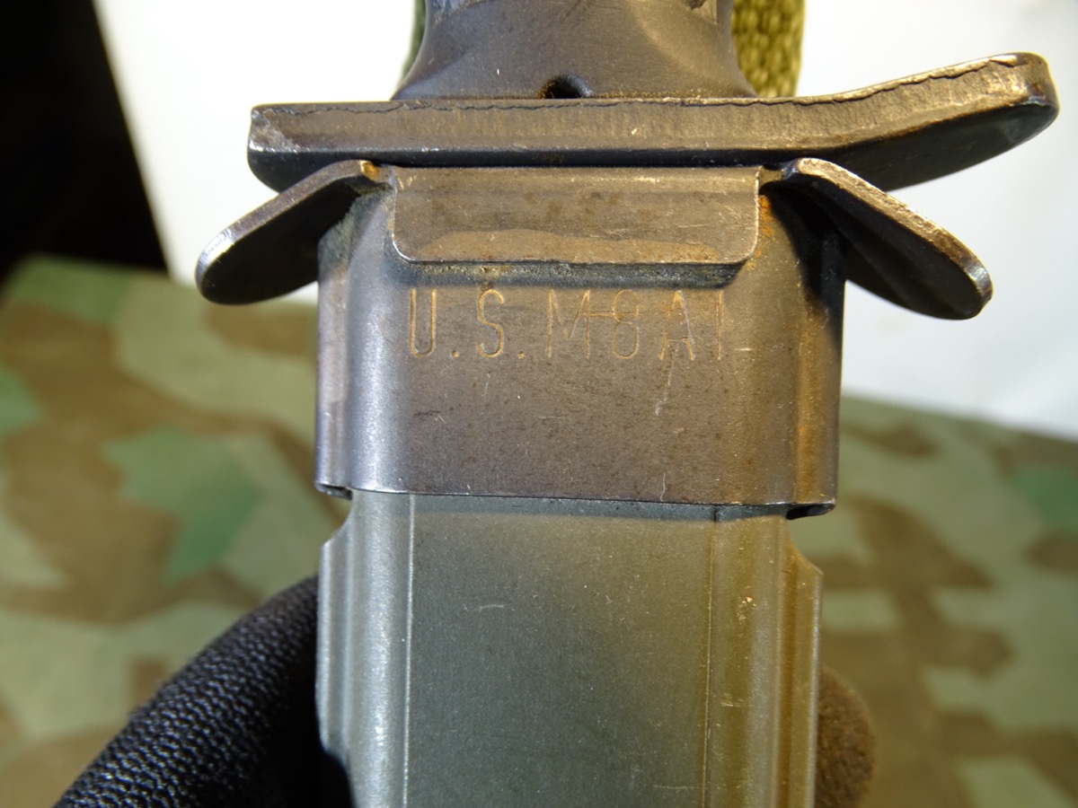 US Mark III Kampfmesser, Scheide  M8 AI,  wahrscheinlich Nato