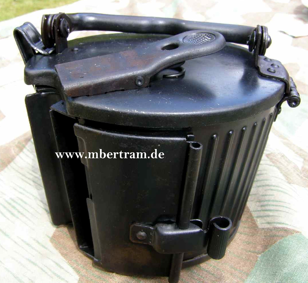 Frühes, brüniertes Trommelmag. MG 42/34, 797/40, WaA