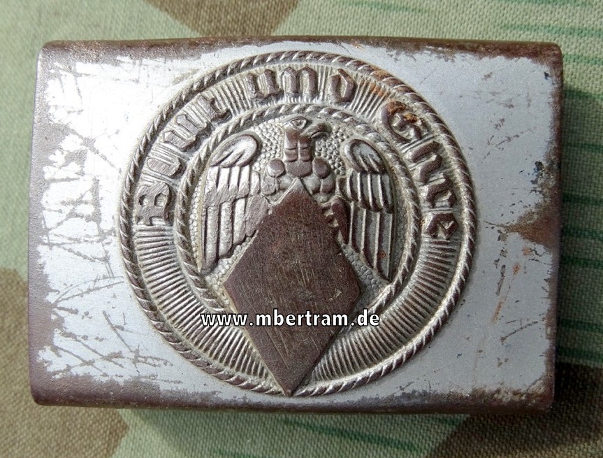 Spätes HJ oder DJ Eisen Koppelschloss, Hersteller RZM M 4/27, entnazifiziert.