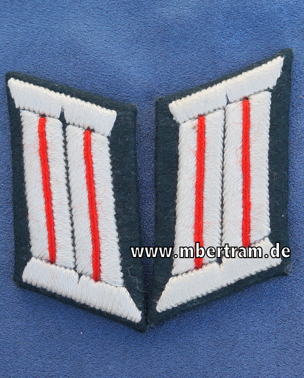 Ein Paar Kragenspiegel der Wehrmacht Heer Artillerie für Offiziere