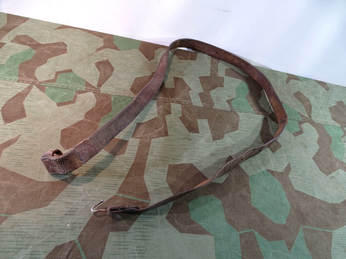 Brauner Leder Trageriemen für Steyr Mannlicher M 95 Karabiner, vereinfachte Fertigung um 1917 Brauner Leder Trageriemen für Steyr Mannlicher M 95 Karabiner, vereinfachte Fertigung um 1917