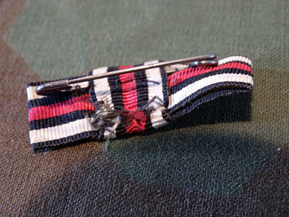 Große Bandschleife für Ehrenkreuz für Frontkämpfer, B ca. 4,3cm 