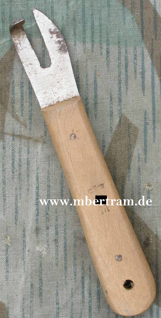 Wehrmacht Kriegsmarine Dosenöffner mit KM Abnahme