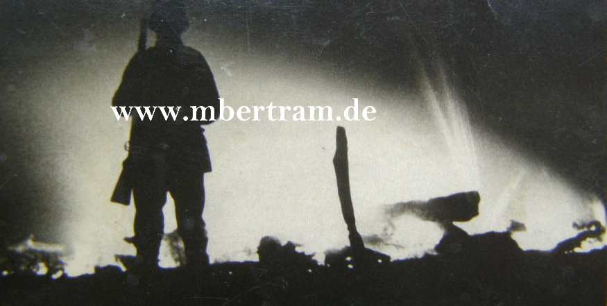 Nachtaufnahme, Wehrmachts Wachtposten vor Flakfeuer
