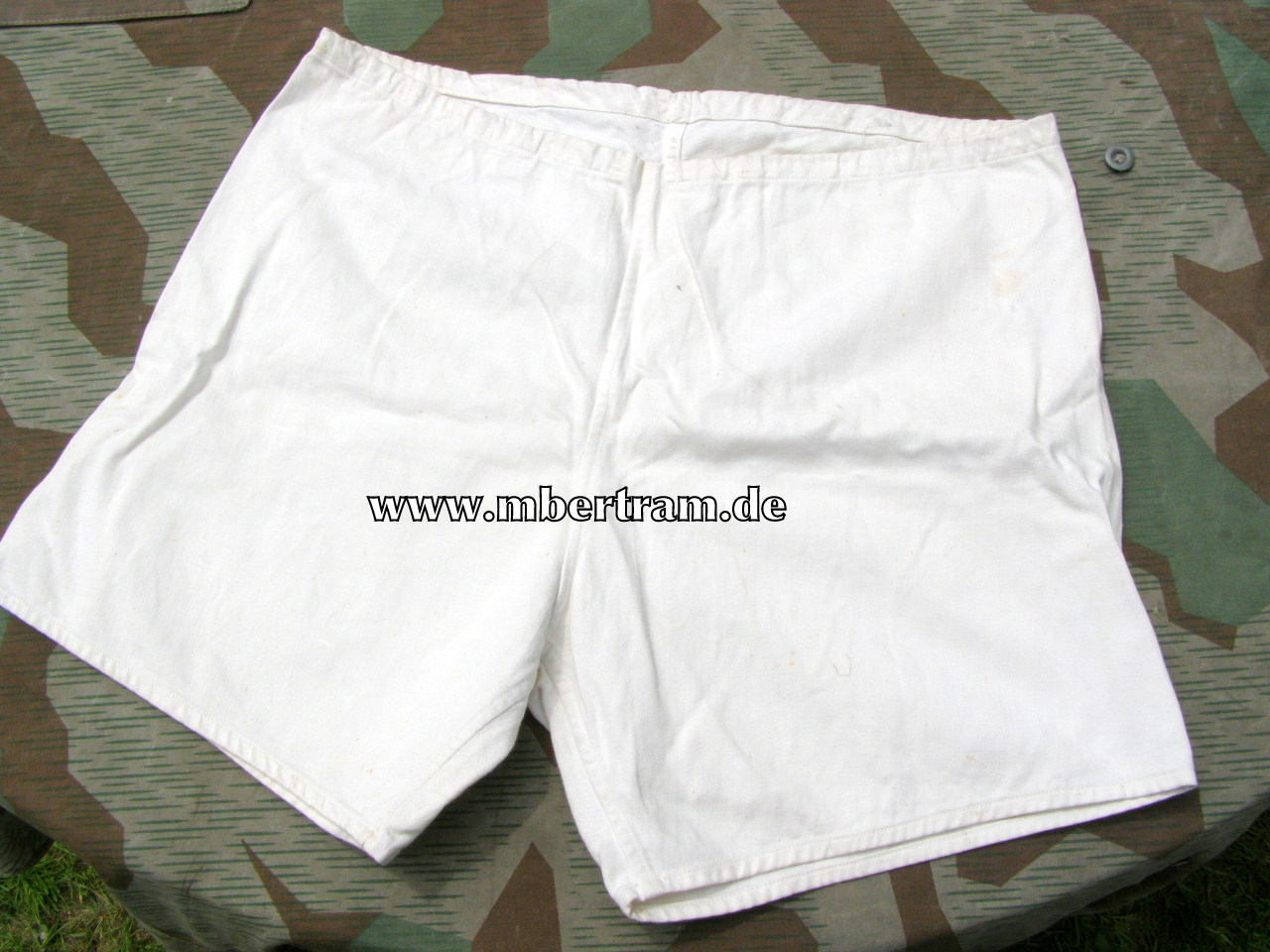 Kurze weiße Kriegsmarine Hose Trägeretikett DK Gold Trg.