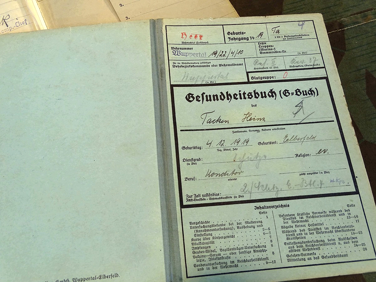 Wehrstammbuch Gefr. Heinz T. Panzer. Gren E. Btl. 4 Wehrstammbuch Gefr. Heinz T. Panzer. Gren E. Btl. 4
