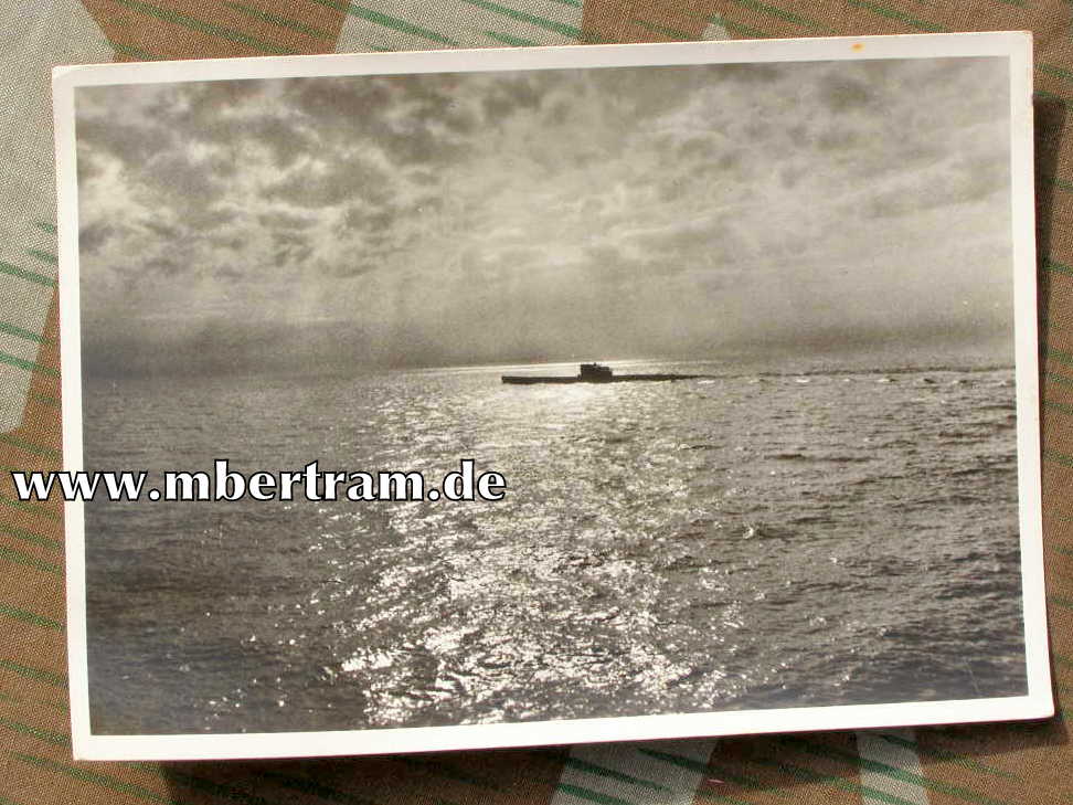 KM Propagandapostkarte - "Auslaufendes U-Boot"