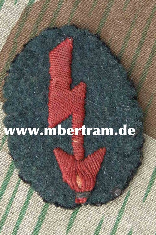 Ärmelabzeichen Funker Artillerie um 1940. Handgestickt