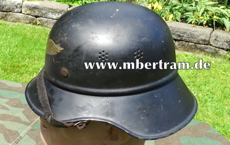 Luftschutzhelm, Gladiatorform m. Originalwappen