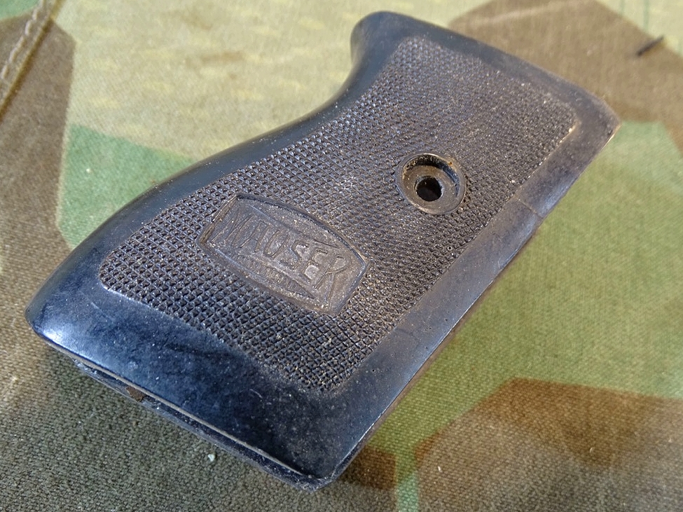 Gebrauchte Wehrmachts Kunststoff Griffschale Mauser 1934