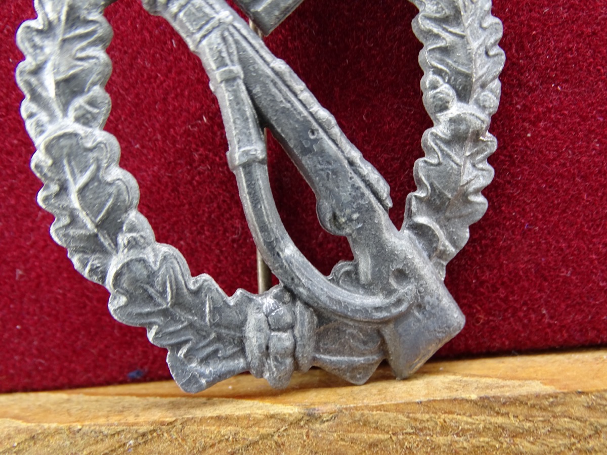 Infanterie Sturmabzeichen in silber, Feinzink, Hst. Marke "ÜÜ" (E.Ferd.Wiedmann)